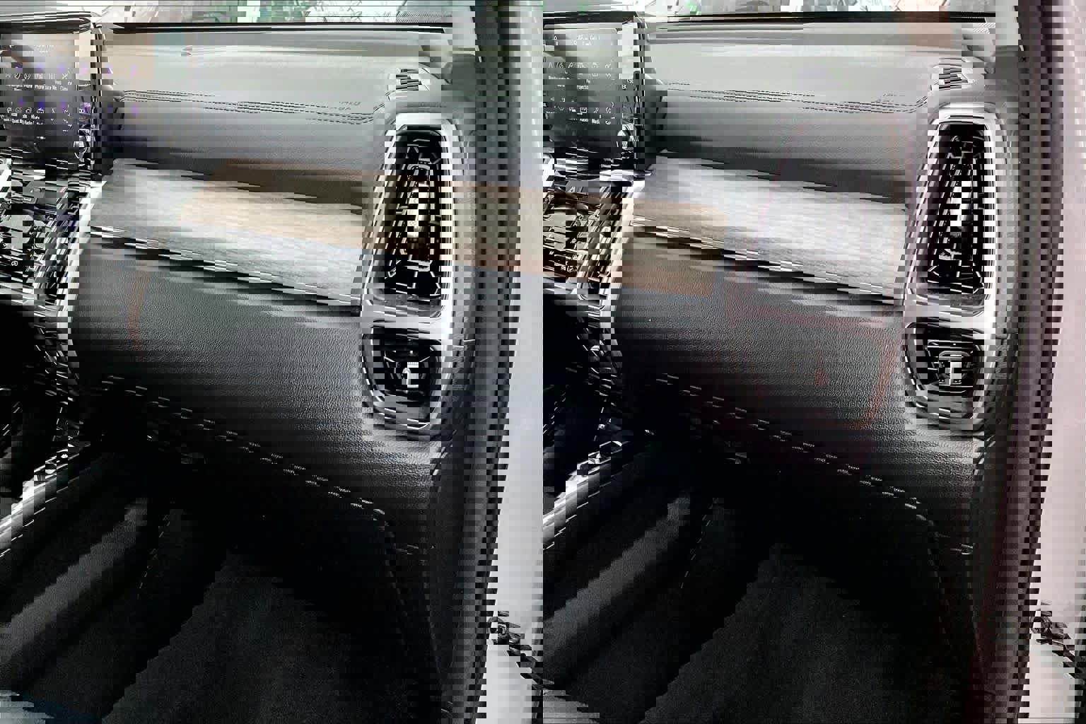 Used 2023 Kia Sorento X-Line EX image 19