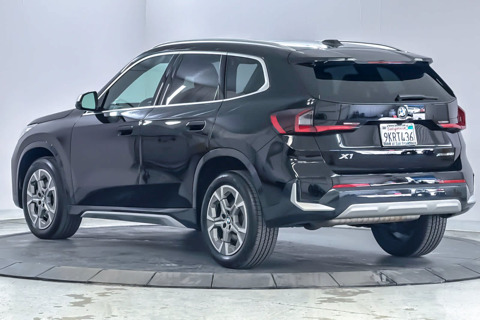 Used 2023 BMW X1 xDrive28i w/ Premium Package AWD/4WD image 6