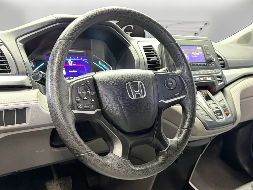 Used 2018 Honda Odyssey LX image 12