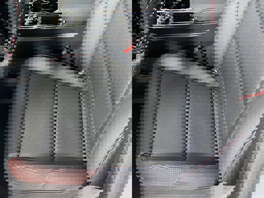 Used 2025 Chevrolet Equinox RS w/ Safety and Technology Package image 13