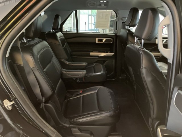 Used 2022 Ford Explorer XLT image 16