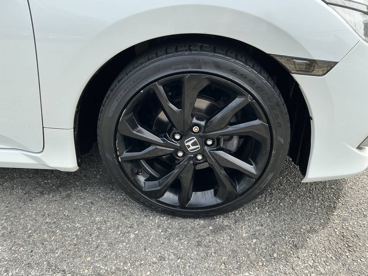 Used 2019 Honda Civic Touring image 15