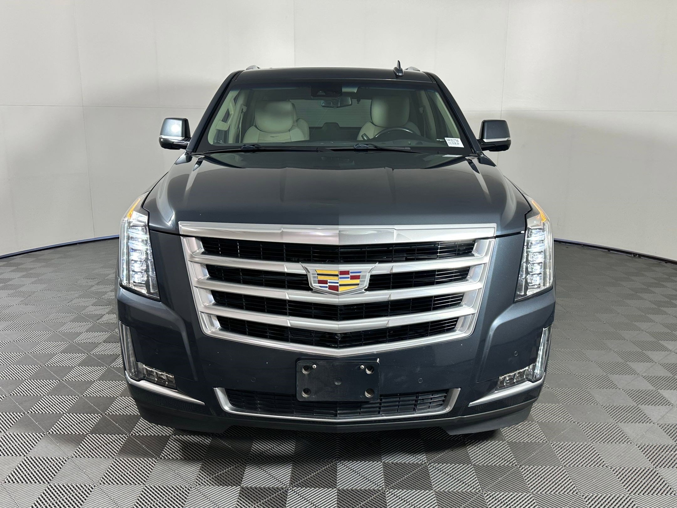 Used 2019 Cadillac Escalade Luxury image 5