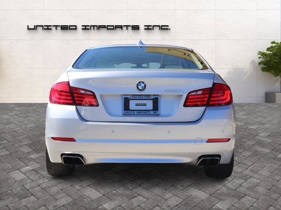 Used 2011 BMW 550i Sedan image 5