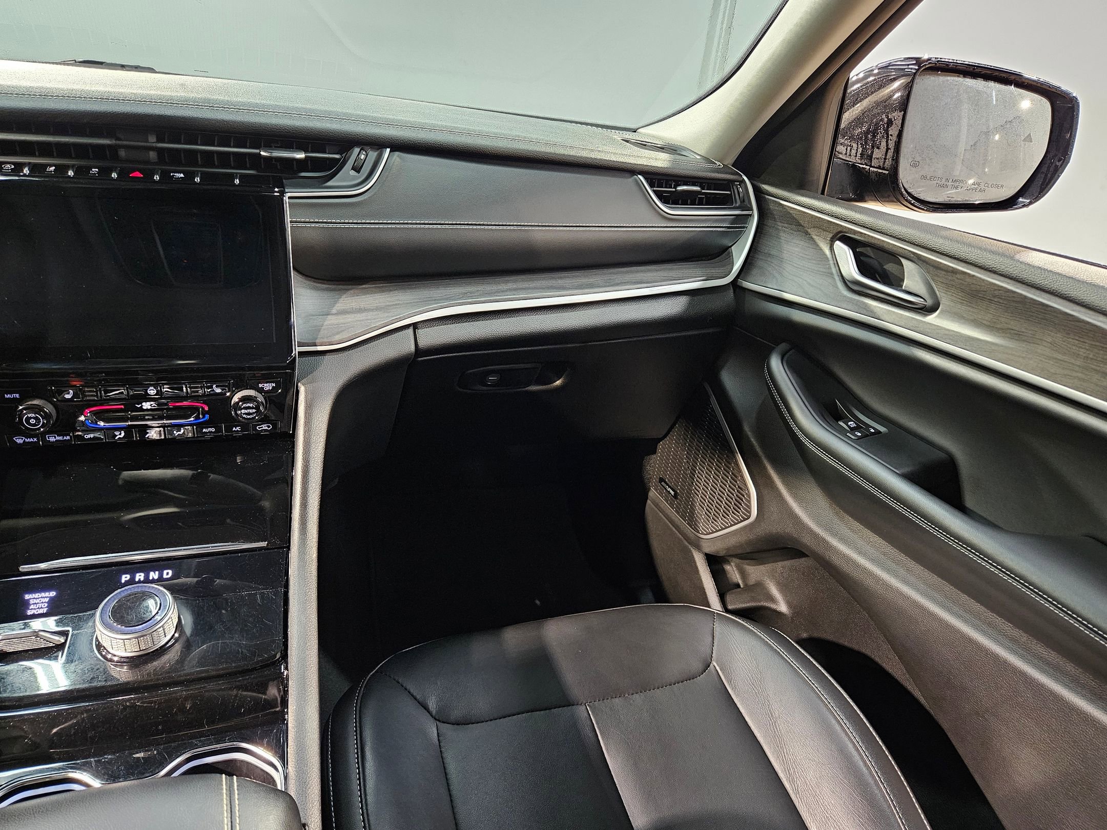 Used 2022 Jeep Grand Cherokee L Limited image 11