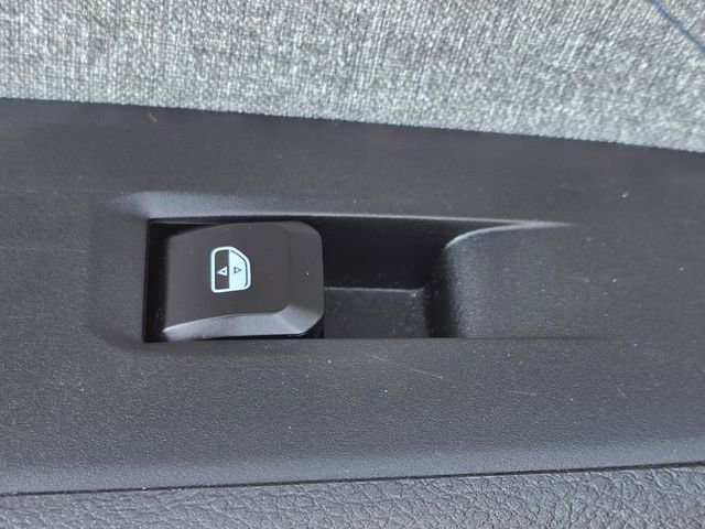 Used 2024 Jeep Compass Latitude image 28