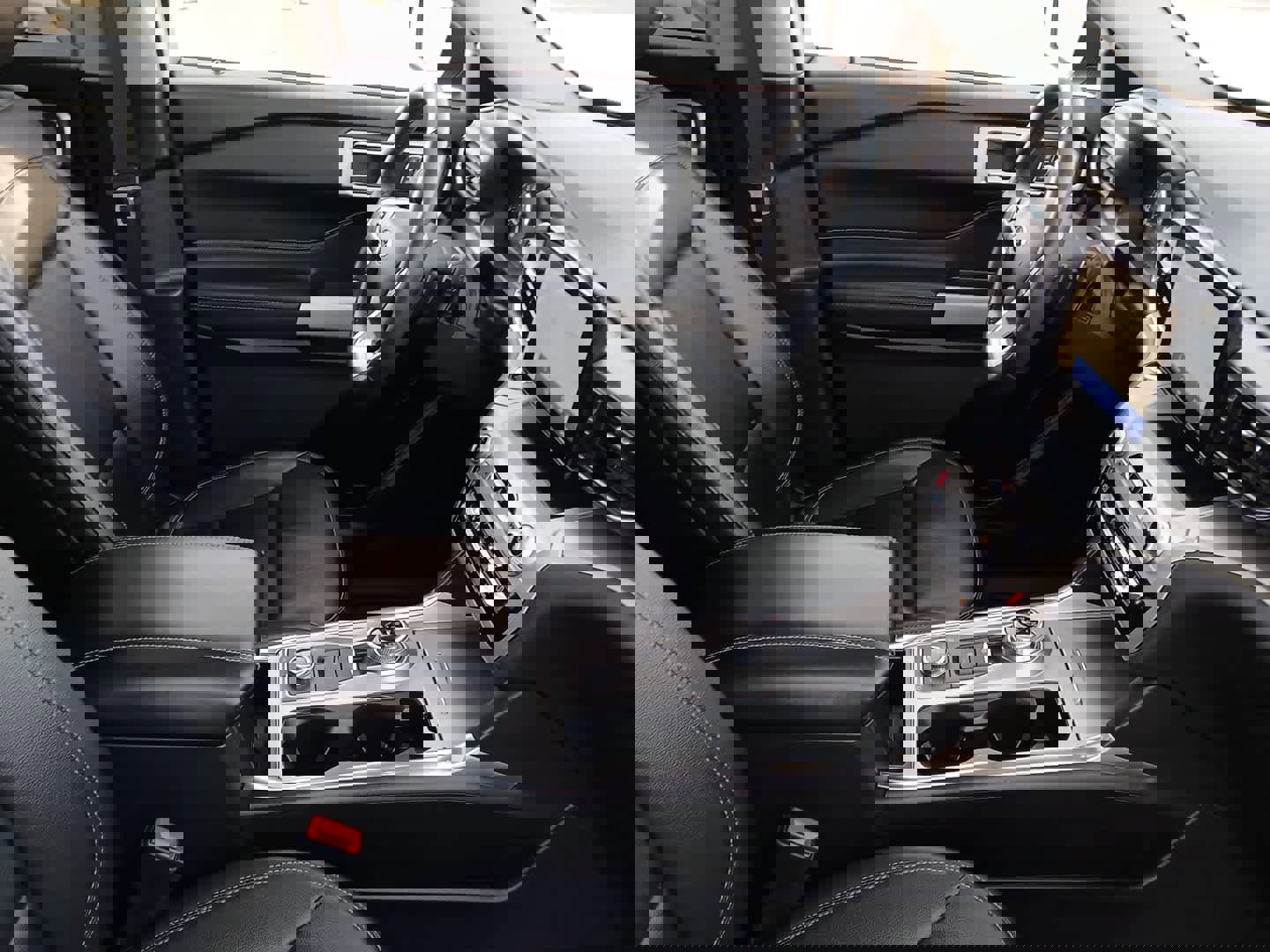 Used 2020 Ford Explorer XLT w/ Equipment Group 202A image 53