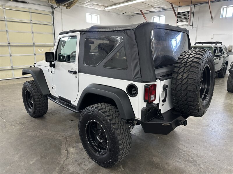 Used 2015 Jeep Wrangler Rubicon w/ Power Convenience Group AWD/4WD image 5