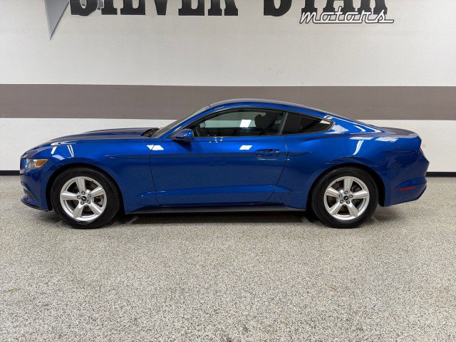 Used 2017 Ford Mustang Coupe image 5