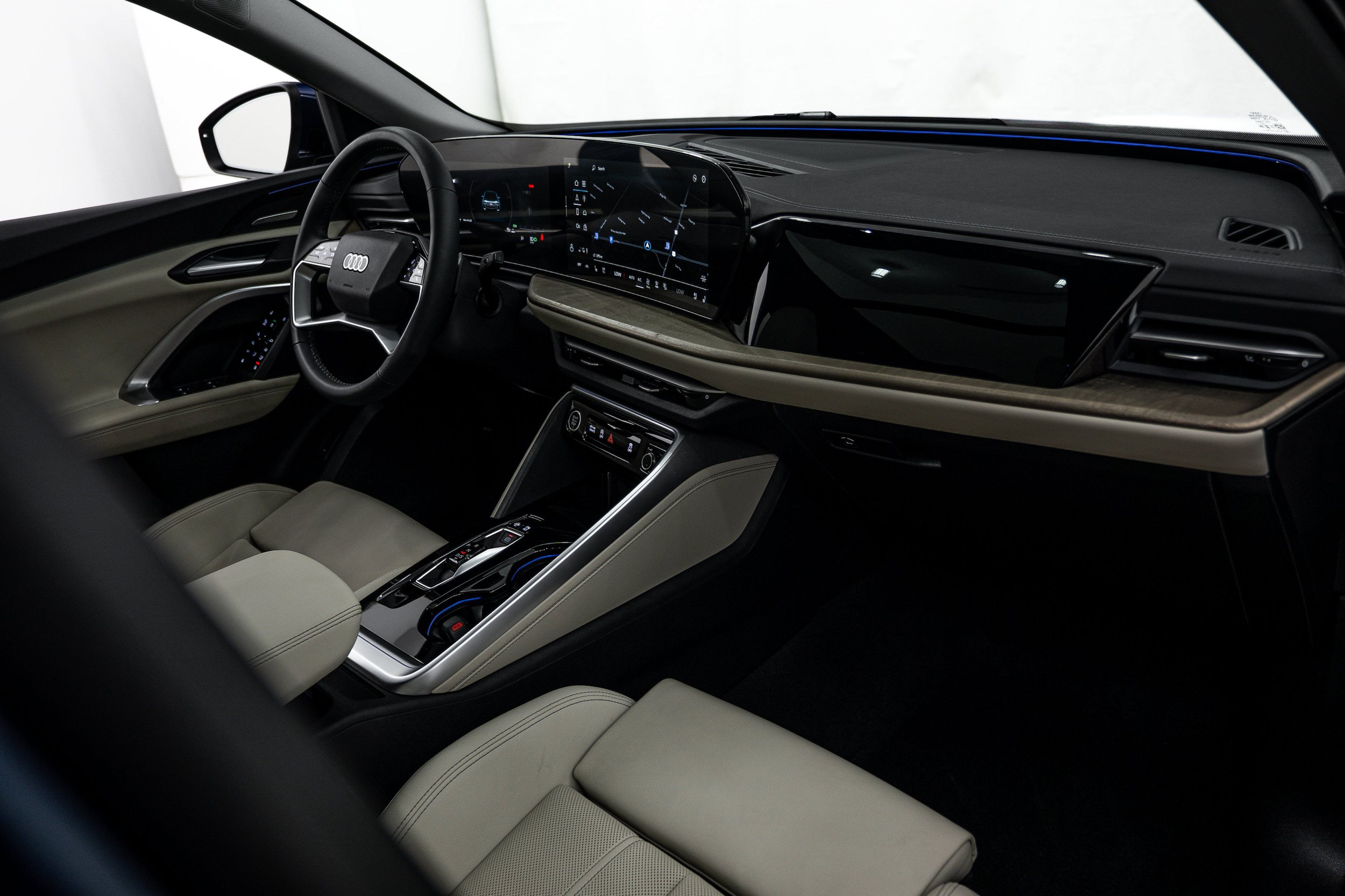 Used 2025 Audi Q5 Premium Plus w/ Premium Plus AWD/4WD image 8