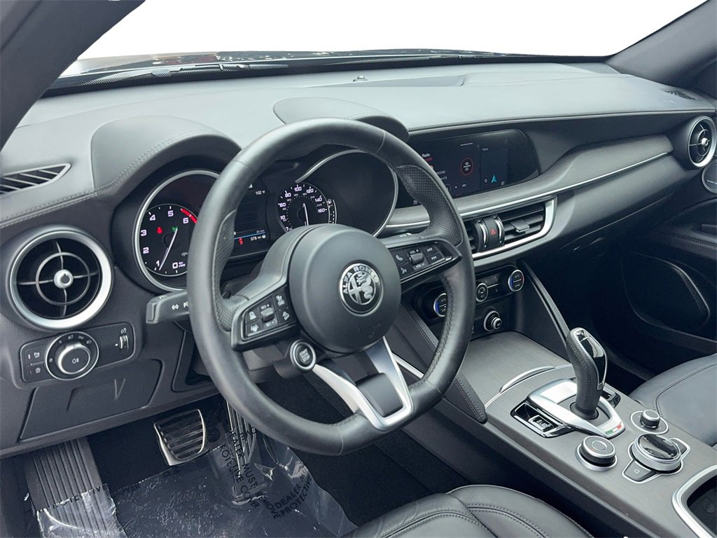 Used 2023 Alfa Romeo Stelvio Ti image 14