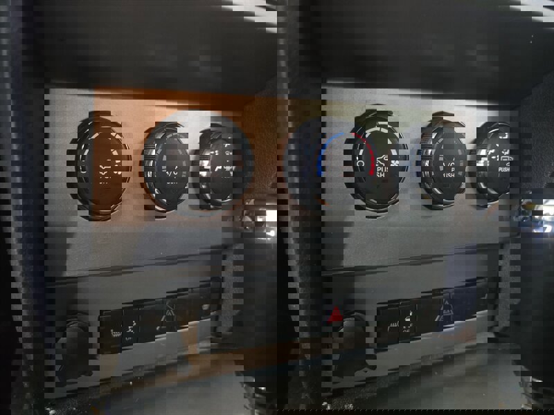 Used 2011 Dodge Nitro Heat image 22