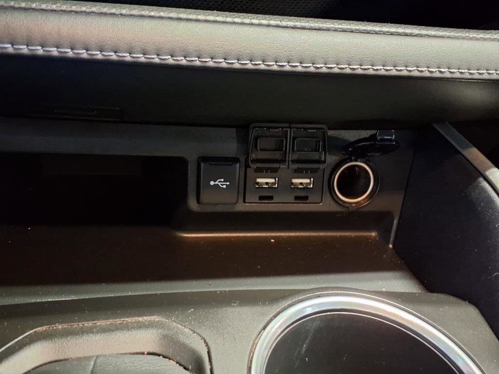 Used 2020 Toyota Highlander XLE image 23