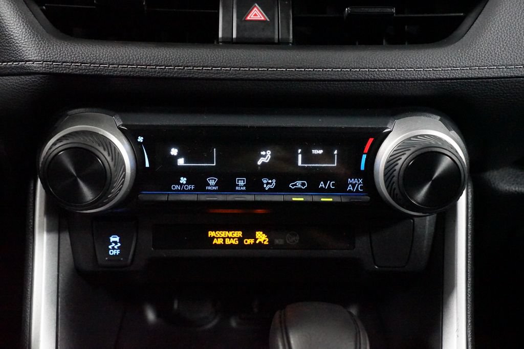 Used 2022 Toyota RAV4 LE FWD image 19