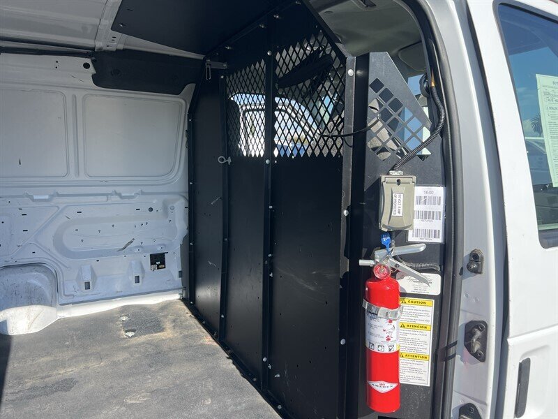 Used 2013 Ford E-150 and Econoline 150 RWD image 11