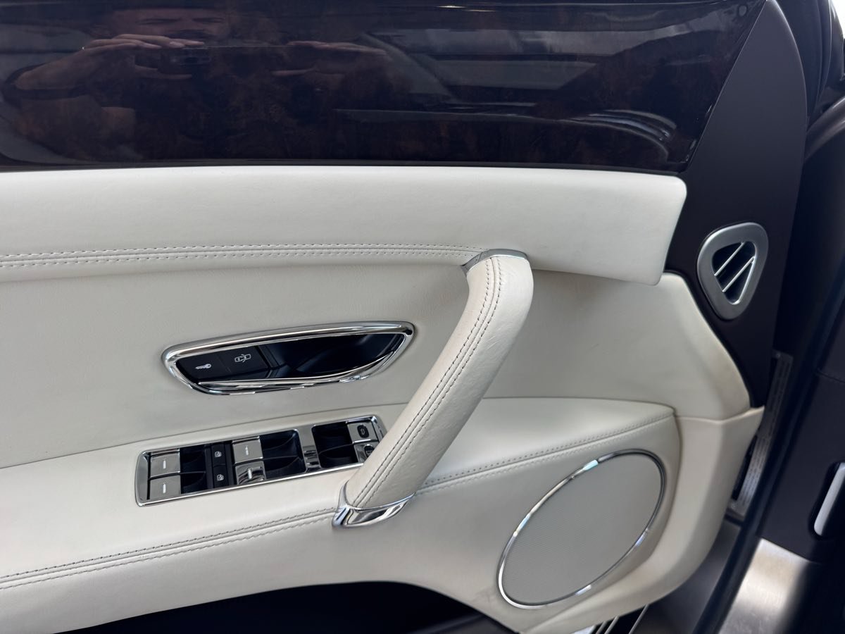 Used 2014 Bentley Flying Spur W12 AWD/4WD image 25