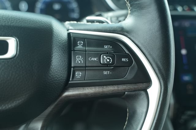 Used 2022 Jeep Grand Cherokee L Limited AWD/4WD image 35