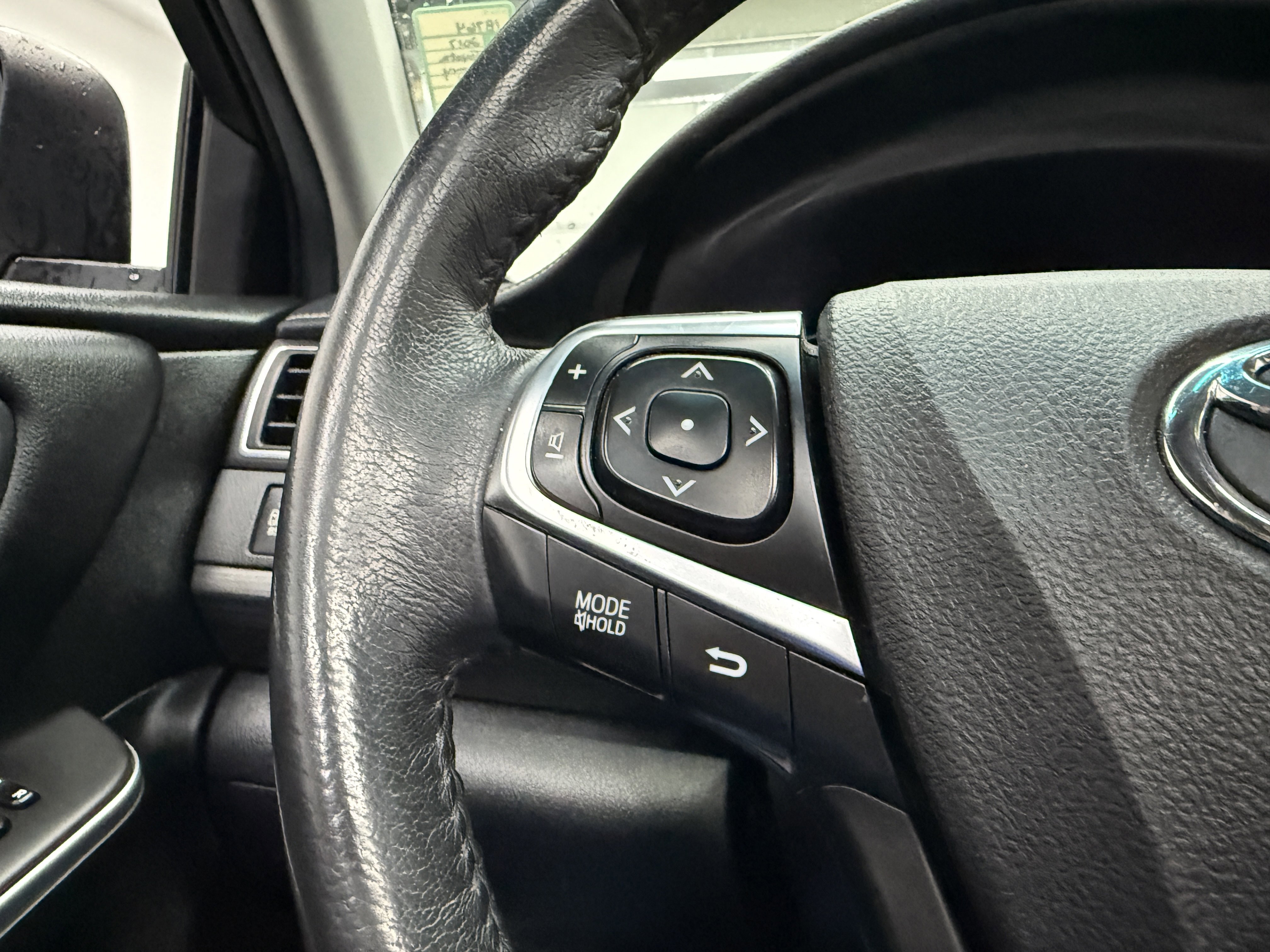 Used 2017 Toyota Camry XLE image 11