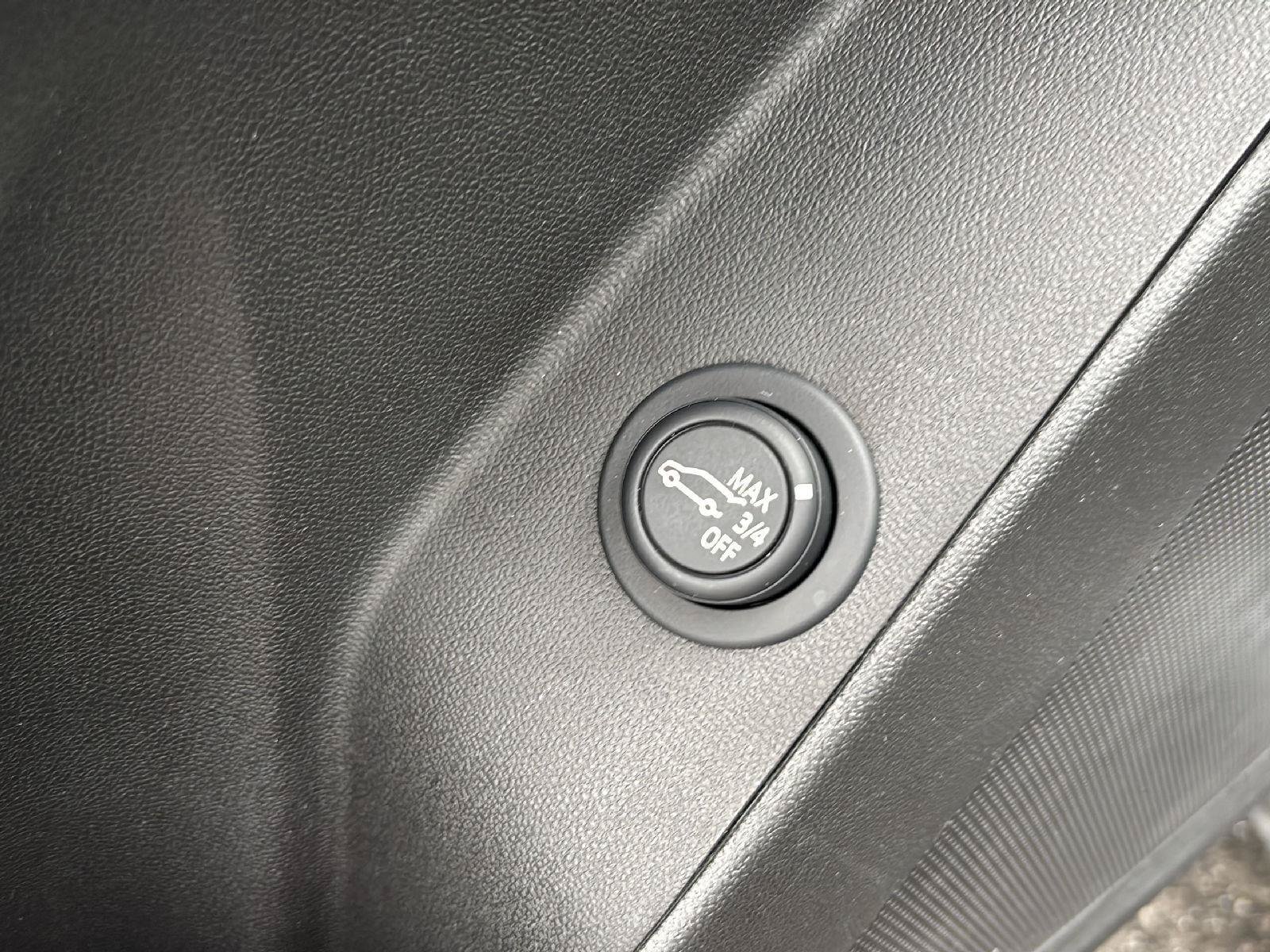 Used 2024 Chevrolet Equinox LT AWD/4WD image 17