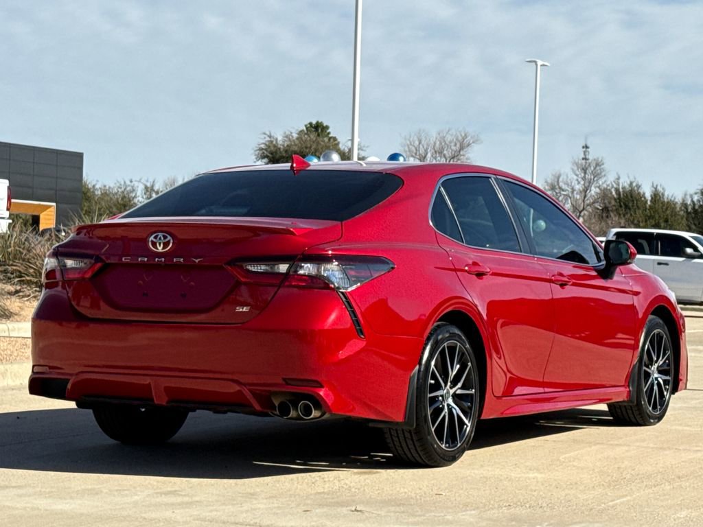 Used 2024 Toyota Camry SE image 8