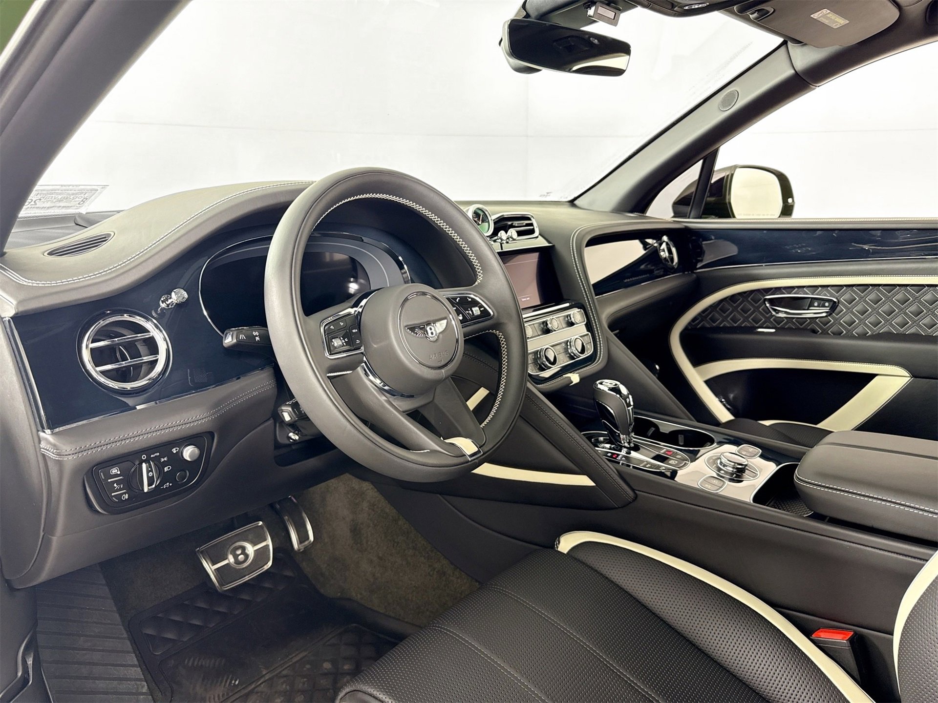 Used 2023 Bentley Bentayga Speed image 20