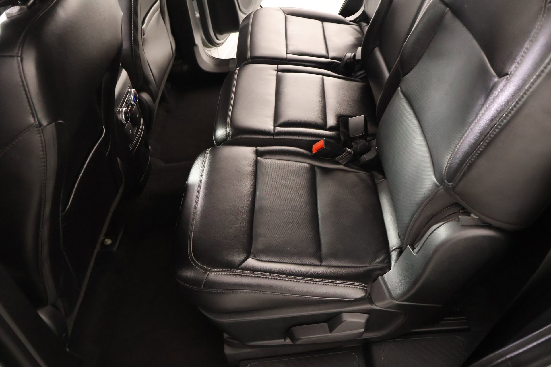 Used 2023 Ford Explorer Limited image 13