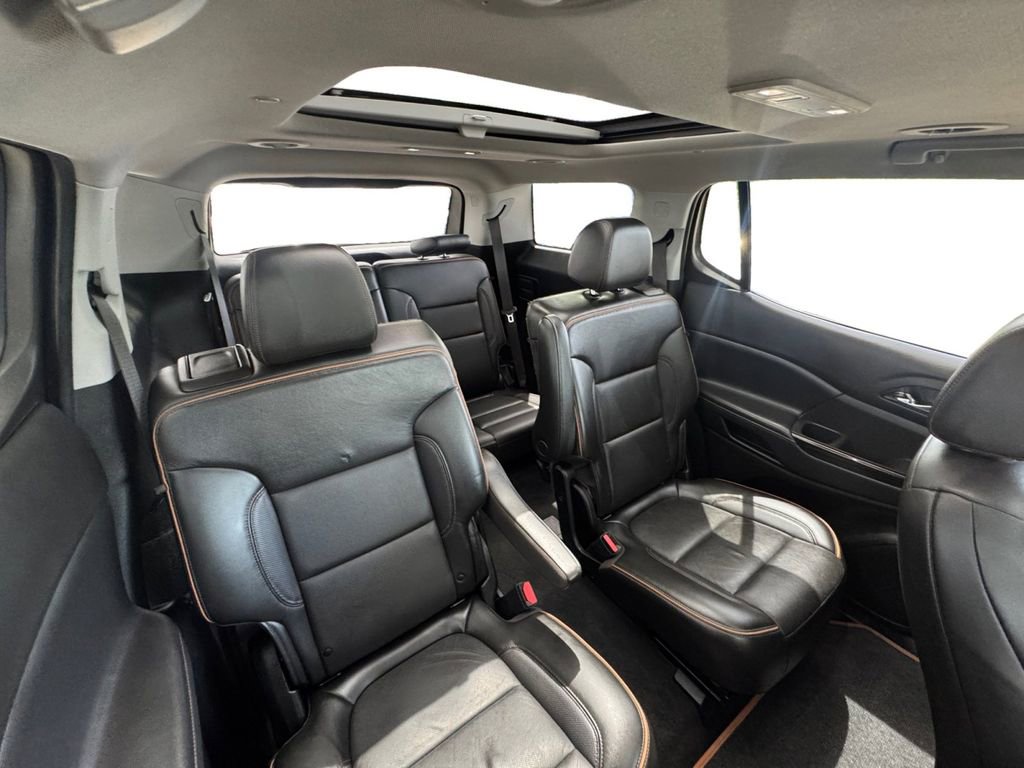 Used 2022 GMC Acadia AT4 w/ Technology Package image 17