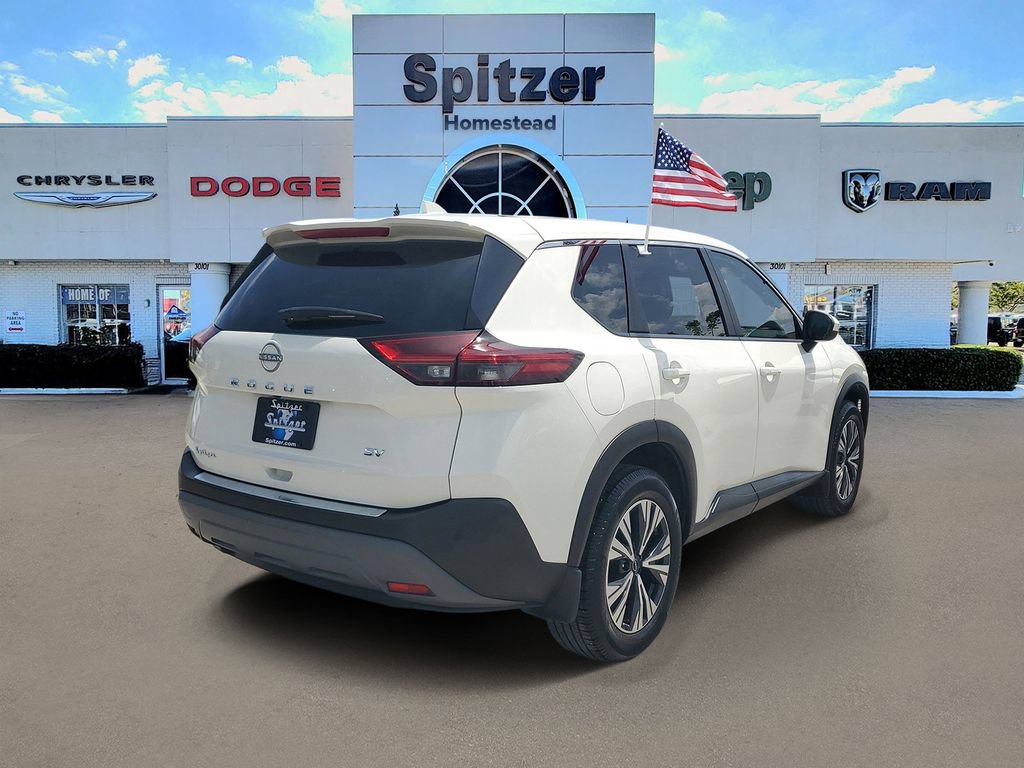 Used 2023 Nissan Rogue SV FWD image 2