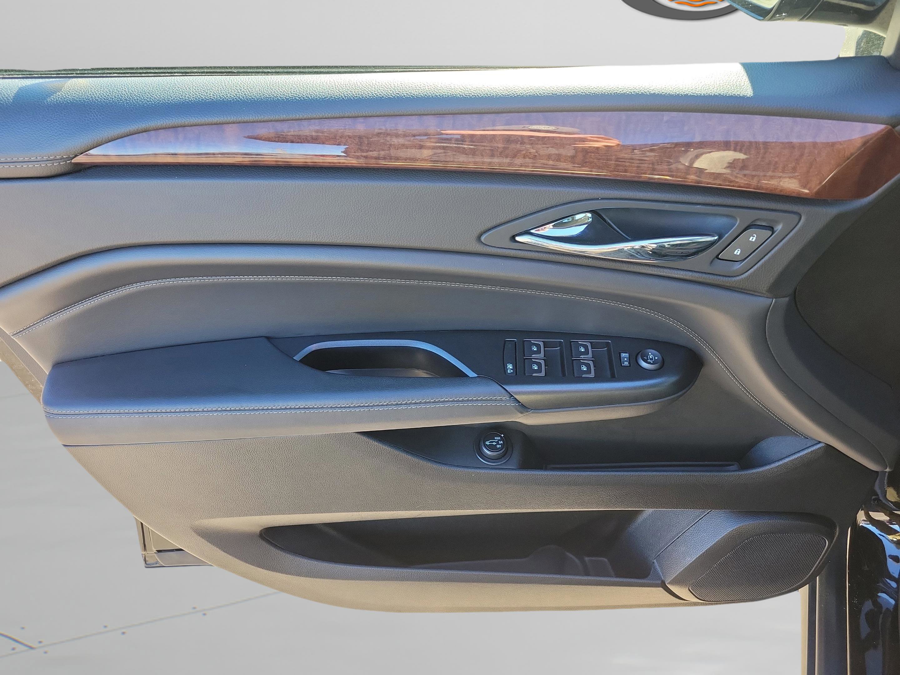 Used 2016 Cadillac SRX Luxury w/ Driver Awareness Package image 29