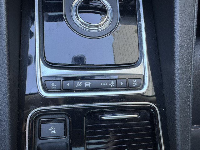 Used 2019 Jaguar F-PACE Prestige AWD/4WD image 28