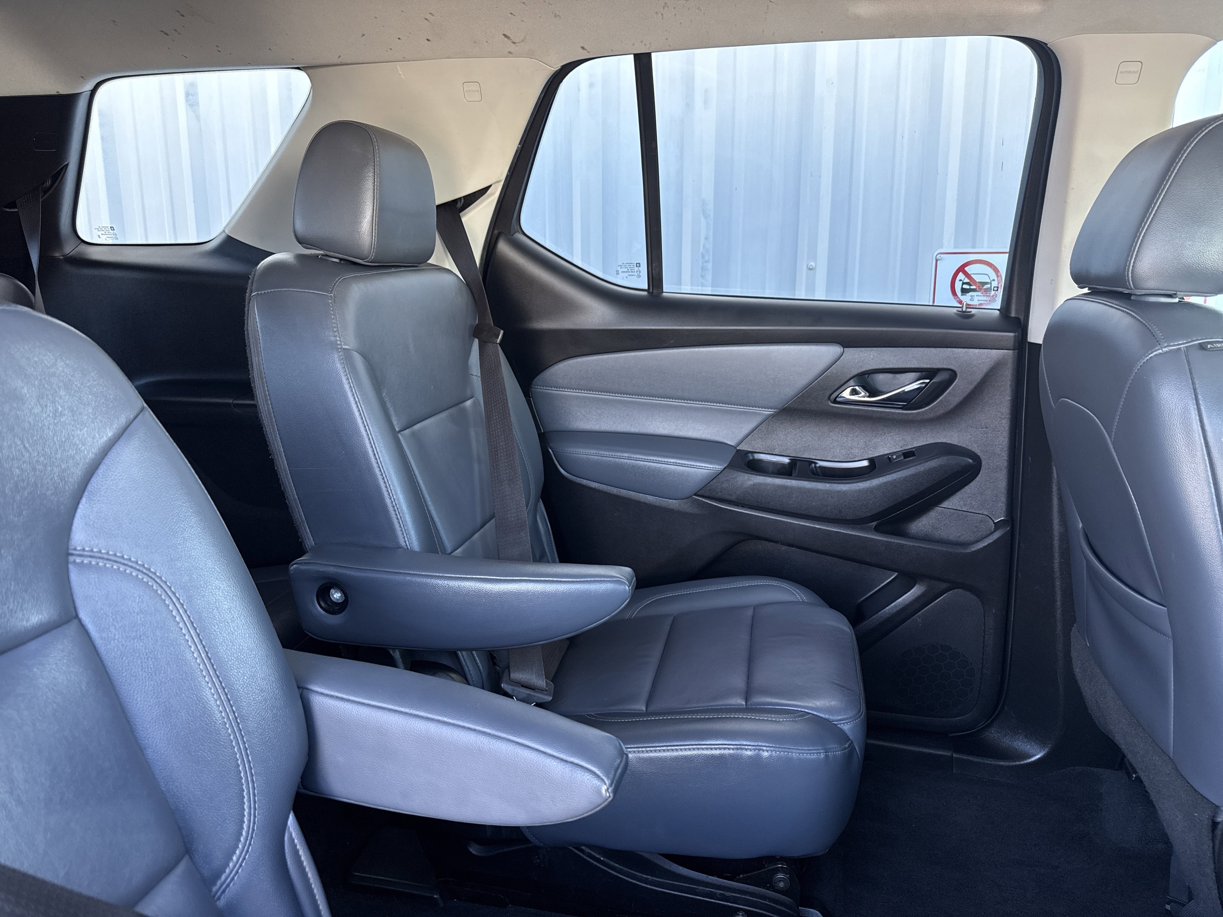 Used 2020 Chevrolet Traverse LT image 14