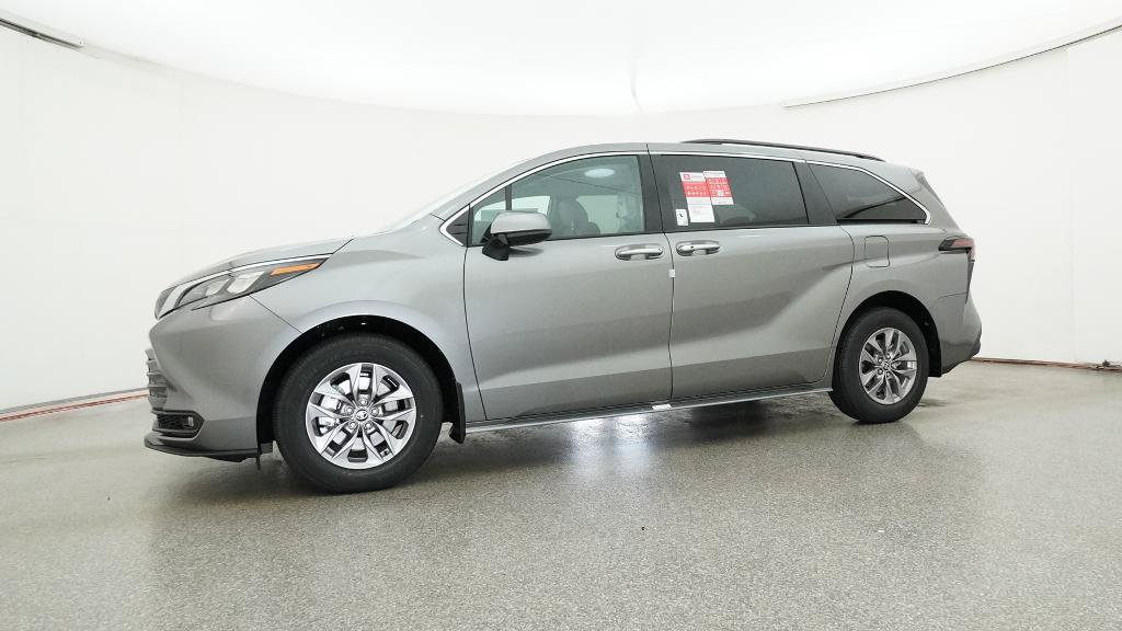 New 2026 Toyota Sienna XLE FWD image 21