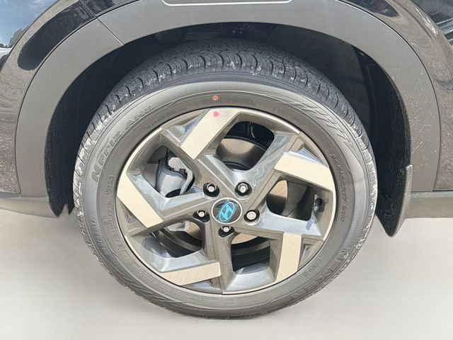 New 2026 Hyundai Venue SEL FWD image 31
