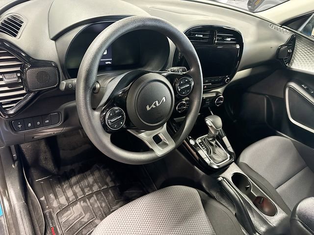 Used 2023 Kia Soul S FWD image 9