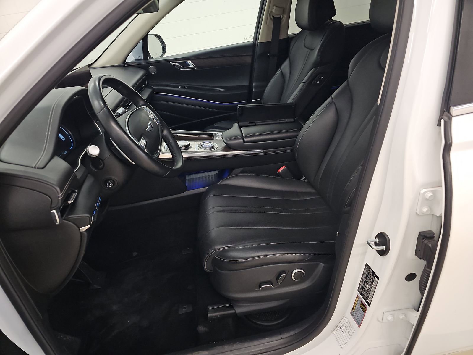 Used 2024 Genesis GV80 2.5T image 3