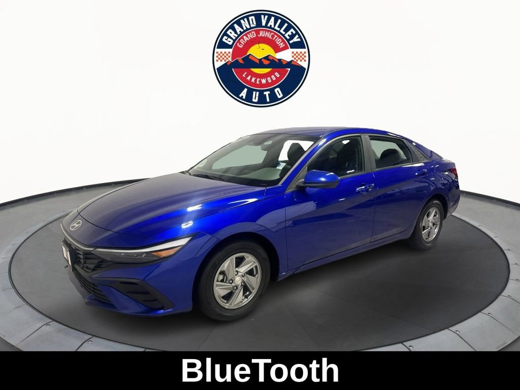 Used 2024 Hyundai Elantra SE image 3