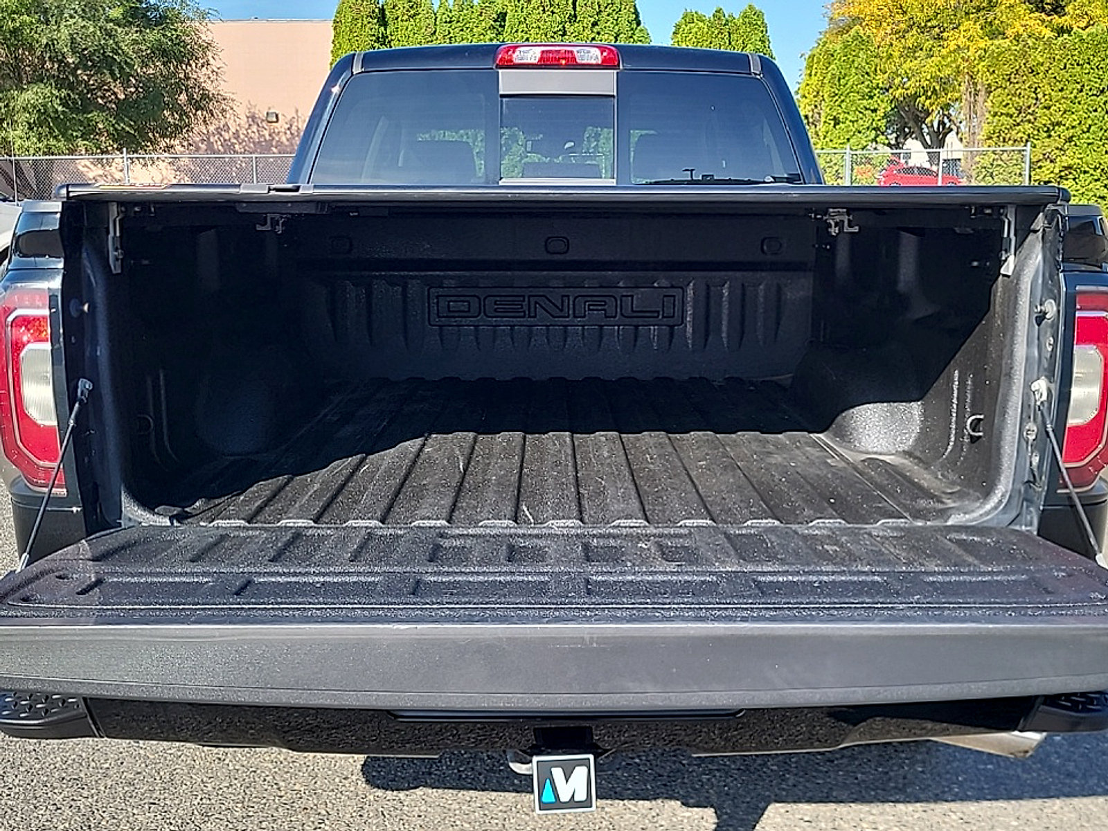 Used 2016 GMC Sierra 1500 Denali w/ Enhanced Driver Alert Package AWD/4WD image 33