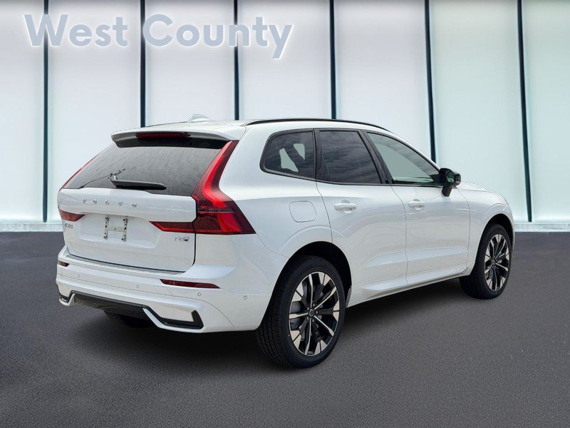 New 2026 Volvo XC60 T8 Plus w/ Climate Package AWD/4WD image 3