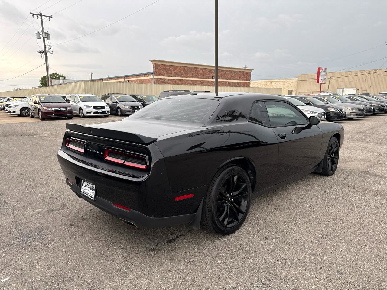 Used 2018 Dodge Challenger SXT w/ Blacktop Package RWD image 6