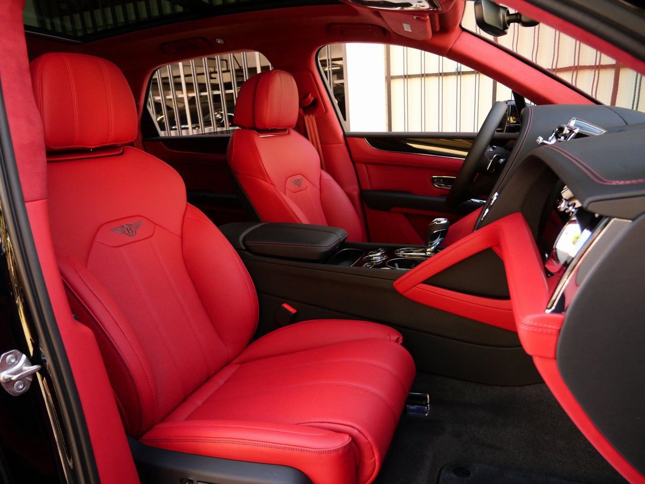 New 2025 Bentley Bentayga image 23