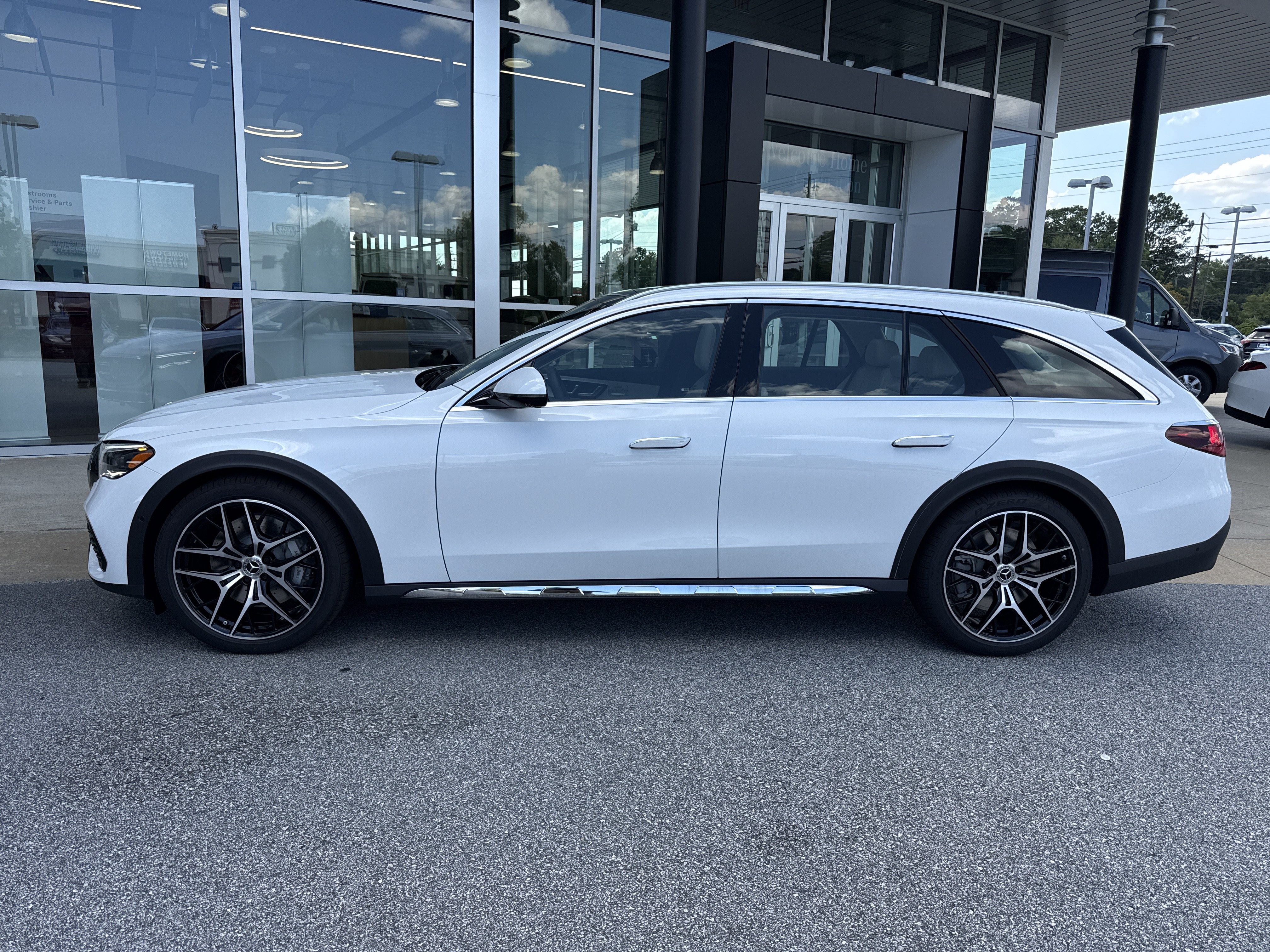 New 2027 Mercedes-Benz E 450 4MATIC All-Terrain Wagon image 2