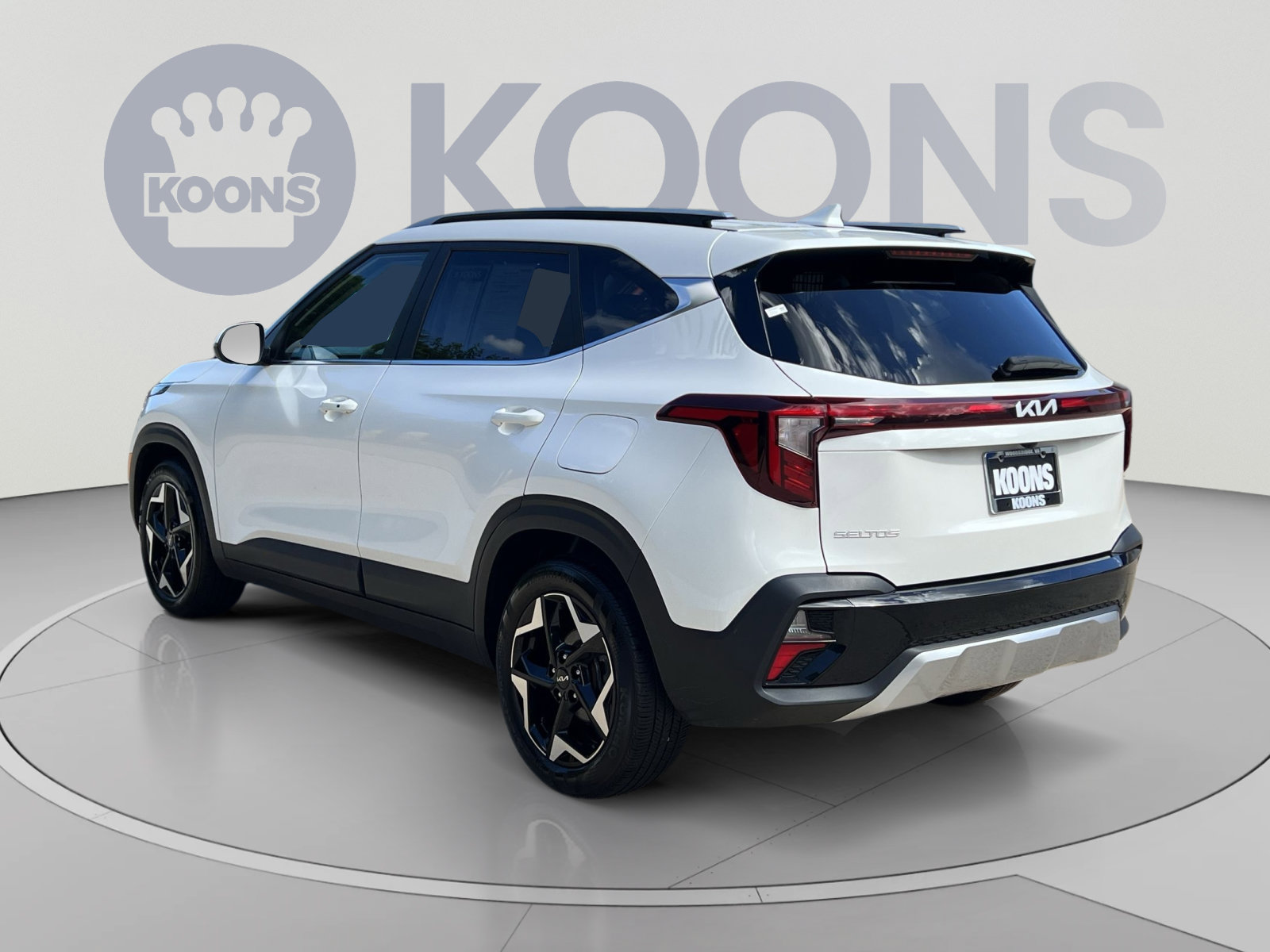 Used 2024 Kia Seltos EX FWD image 4