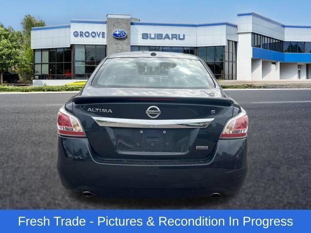 Used 2015 Nissan Altima 2.5 S w/ Special Edition Package FWD image 5