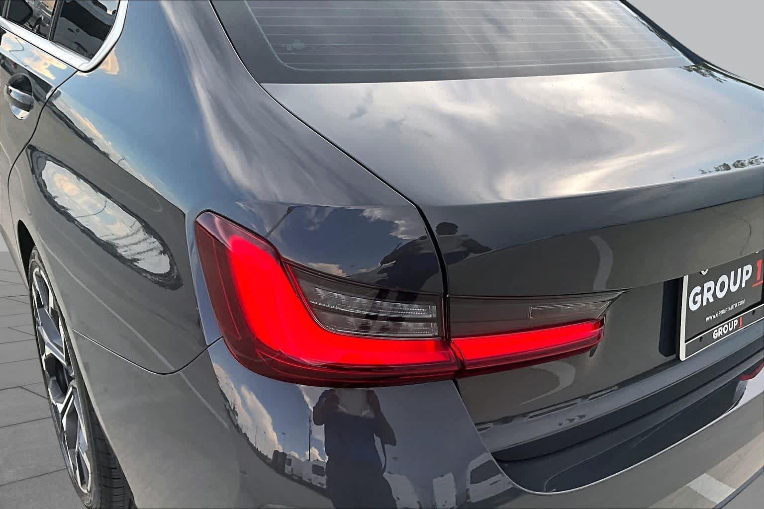 Used 2025 BMW 330i Sedan w/ Premium Package RWD image 27