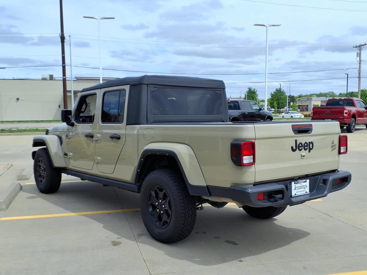 Used 2022 Jeep Gladiator Sport AWD/4WD image 4