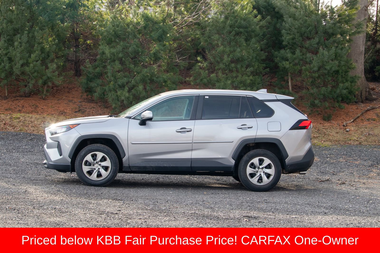 Used 2022 Toyota RAV4 LE image 4
