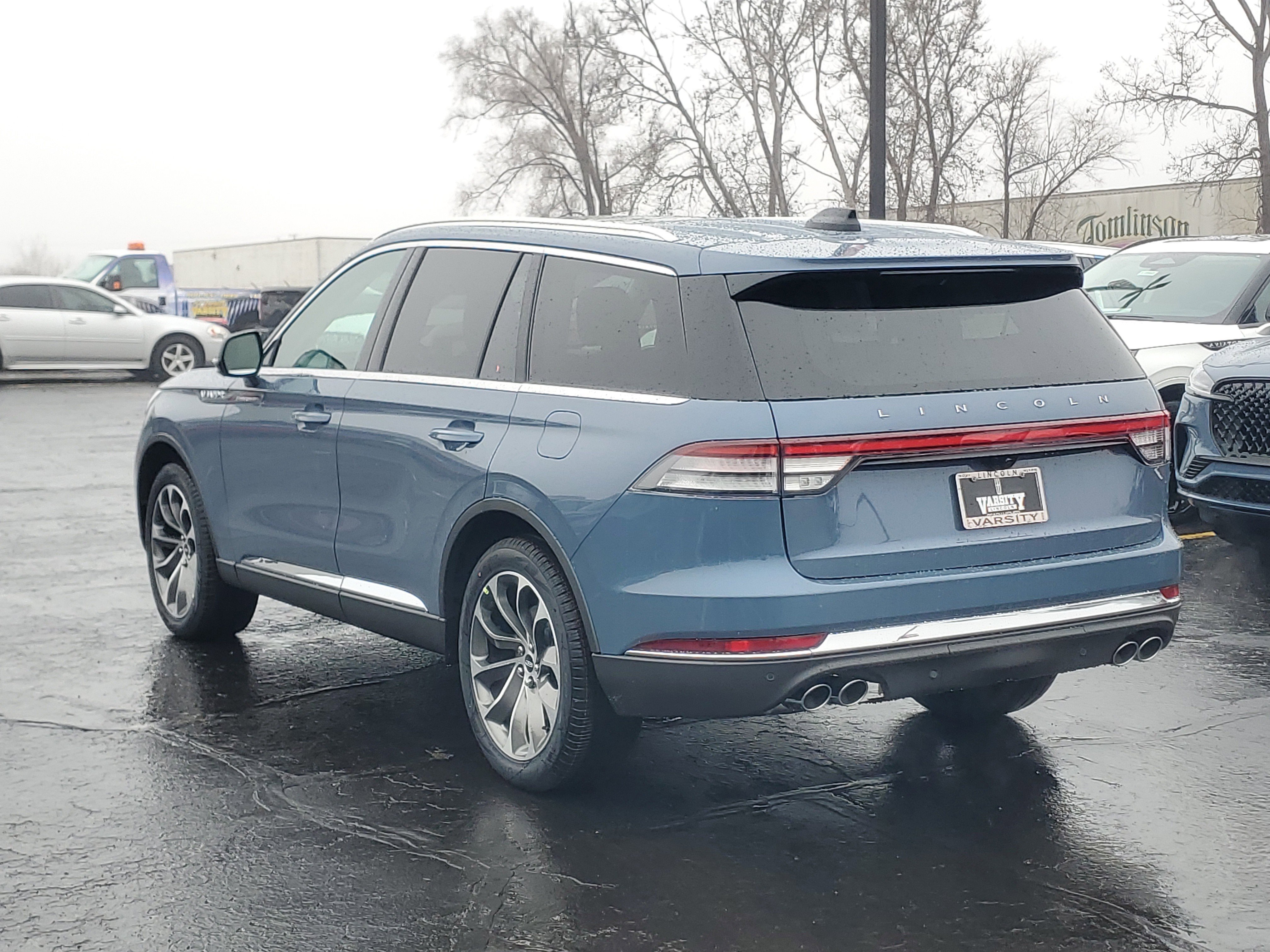 New 2026 Lincoln Aviator AWD image 3