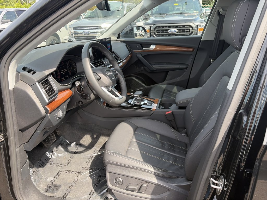 Used 2023 Audi Q5 2.0T Premium Plus w/ Premium Plus Package AWD/4WD image 10