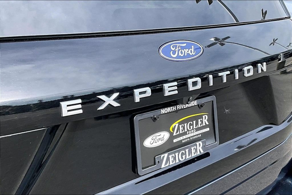 Certified 2025 Ford Expedition Active AWD/4WD image 8