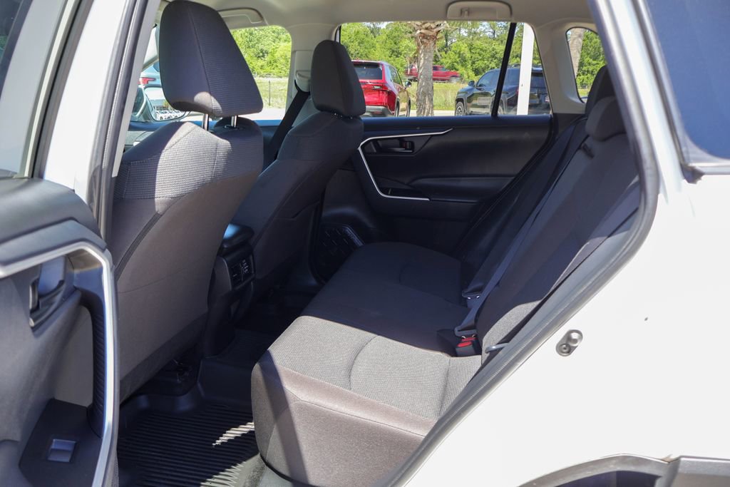 Used 2024 Toyota RAV4 LE image 9